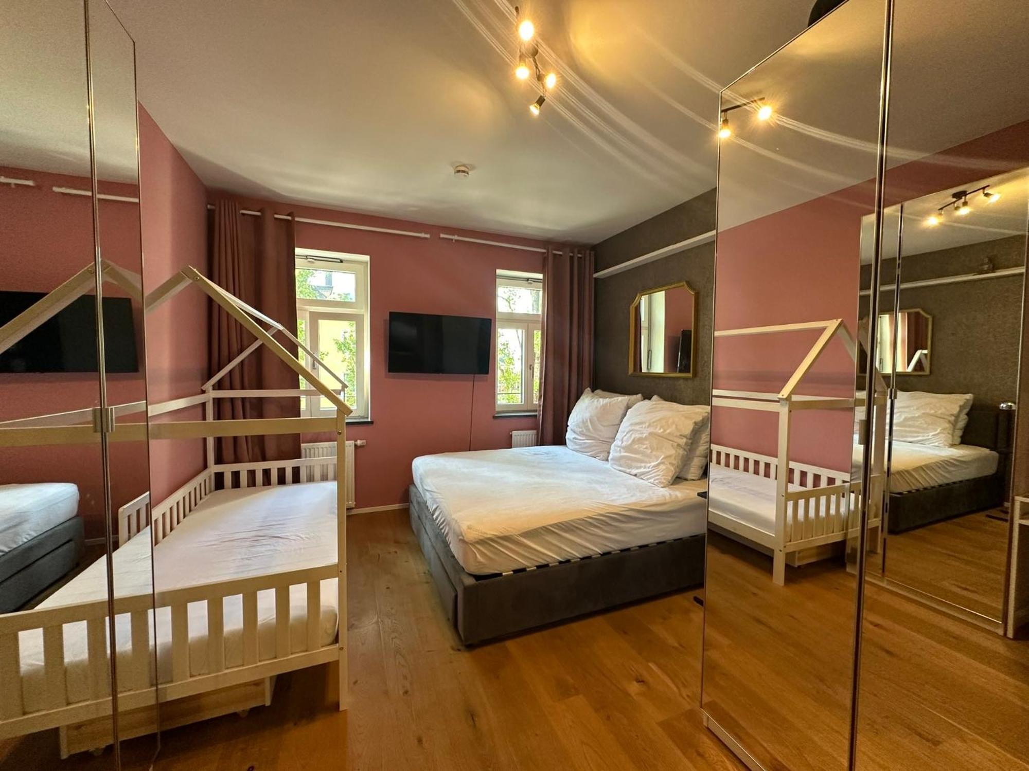 5 Min Walk From The Oktoberfest - Entire